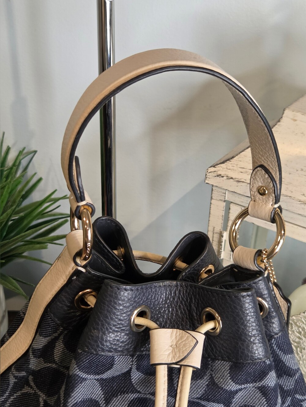 Coach Dempsey Drawstring Bucket Bag in Signature Denim - Picture 10 of 12